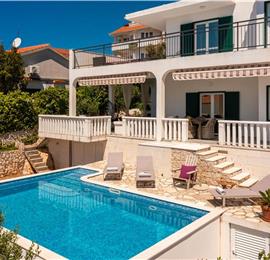 4 Bedroom Villa with Pool near Milna, Brac Island Sleeps 8 